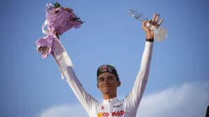 Isaac del Toro gana la útima etapa y se lleva la edición 78 del Tour de Auvernia-Ródano-Alpes