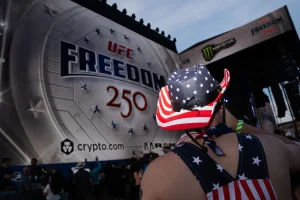¿Dónde y a qué hora ver la UFC Freedom 250 con la cartelera Topuria-Gaethje?