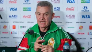 Javier Aguirre analiza su retiro en un máximo de dos años, aseguró su esposa