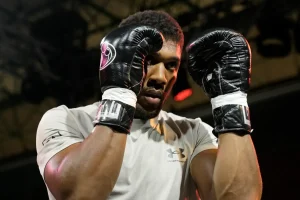 Kristian Prenga advierte que noqueará a Joshua: «no llegará a diez rounds»