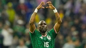 Julián Quiñones entra en el radar de la Premier League