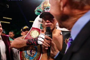David Benavídez ya negocia otra pelea tras caerse combate contra Mikaelian