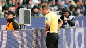 UEFA presenta «Clear Line», la plataforma que busca cambiar el uso del VAR en el futbol europeo