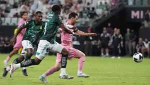 Messi reaparece tras perder a su padre pero León arruina la noche en Miami