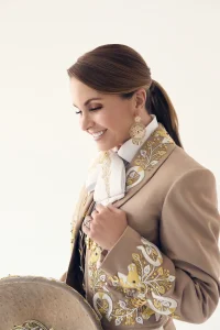 Entrevista con Lucero – La Opinión