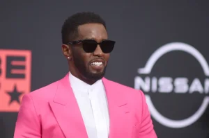 Retrasan fecha de liberación de Sean “Diddy” Combs tras su pelea en prisión