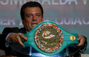 Lester Martínez tendrá que esperar para enfrentar al ganador entre Canelo y Mbilli