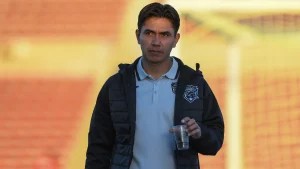 Chats exhiben a Dieter Villalpando en grupos privados de pronósticos deportivos