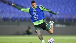 Roberto Alvarado ya dominaba el ruso por culpa de los chismes sobre su salida de Chivas
