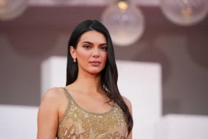 Kendall Jenner deslumbra en su debut en el Festival de Cine de Venecia