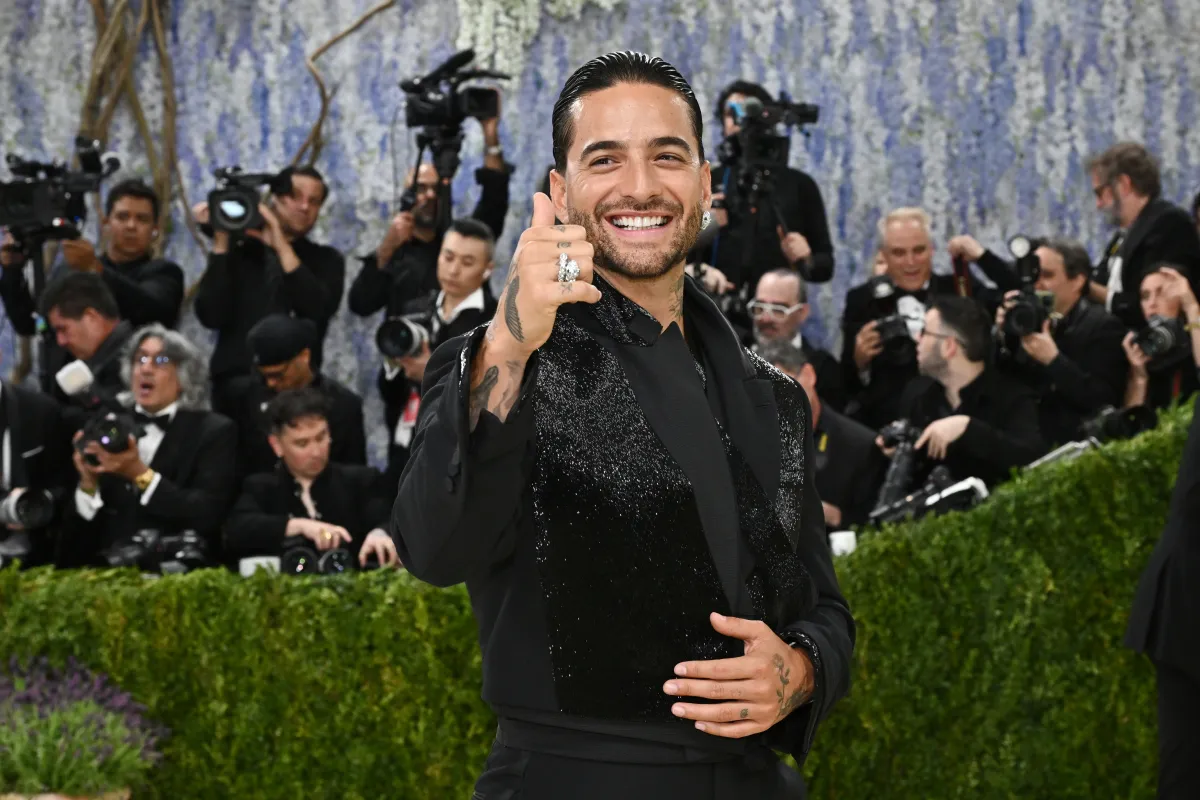 Maluma comparte nuevas fotos familiares tras el nacimiento de su hijo Orión