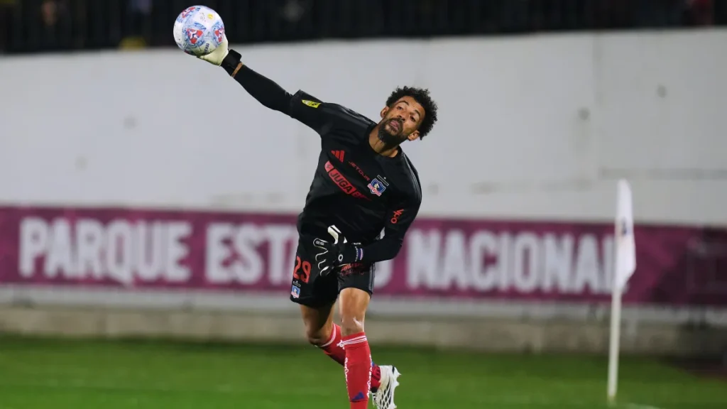 Las cláusulas contractuales congelan la continuidad de Vozinha en el fútbol de Chile